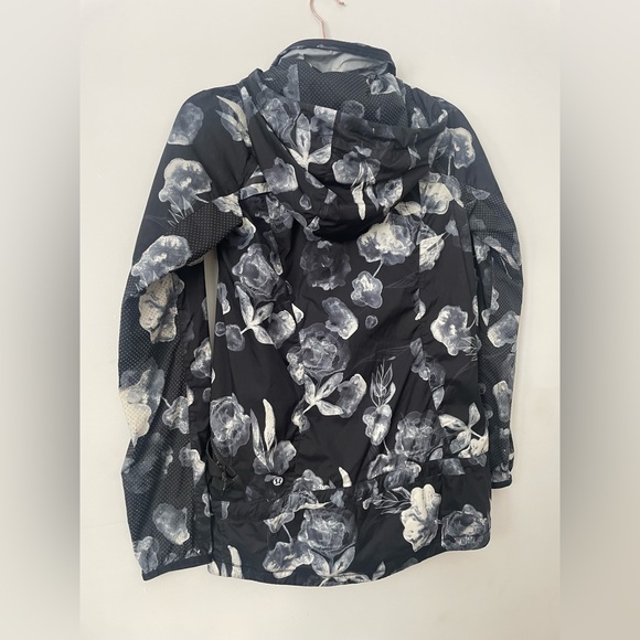 Lululemon Rain Jacket - Picture 3 of 4